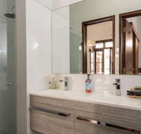 Fairway Manor Accommodation - Tourism TAS