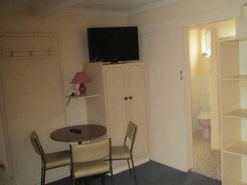 Great Lakes Motor Inn - Tourism TAS 5