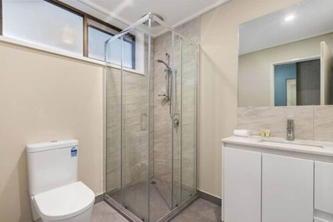Knox International Hotel & Apartments - Tourism TAS 5