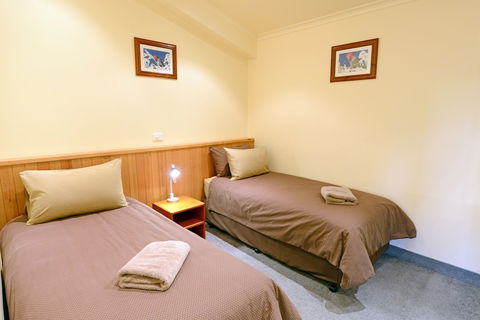 Falls Creek Country Club - Tourism TAS 1