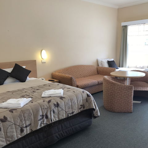 Country Gardens Motor Inn - Hobart Tourism 6
