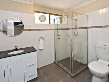 Riverway Chalets - Hobart Tourism 5