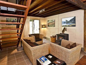 Riverway Chalets - Hobart Tourism 6