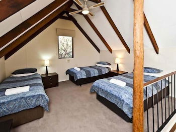 Riverway Chalets - Hobart Tourism 2