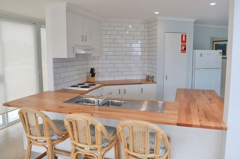 Ultimate Holiday Apartments - Tourism TAS 1