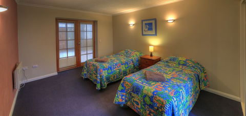 Ultimate Holiday Apartments - Tourism TAS 5