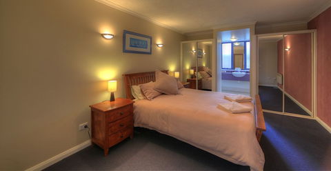 Ultimate Holiday Apartments - Tourism TAS 6