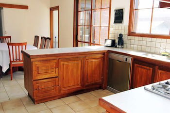 Hawthorn Holiday House - Tourism TAS 4