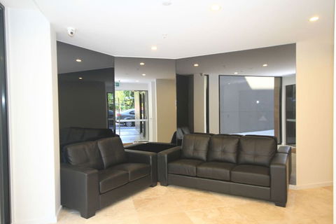 RNR Serviced Apartments North Melbourne - Tourism TAS 2
