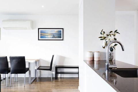 RNR Serviced Apartments North Melbourne - Tourism TAS 4