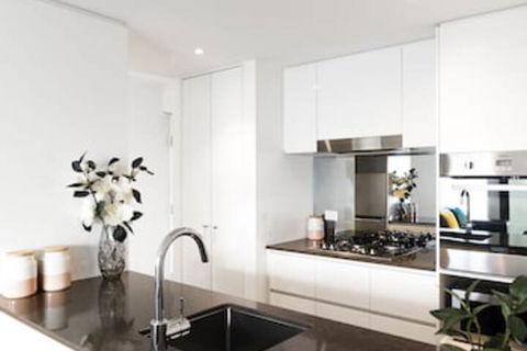 RNR Serviced Apartments North Melbourne - Tourism TAS 0