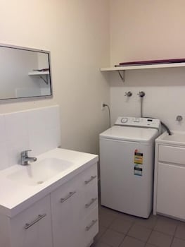 Carnarvon Central Apartments - Tourism TAS 3
