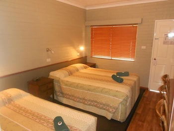 Barcaldine Country Motor Inn - Hobart Tourism 6