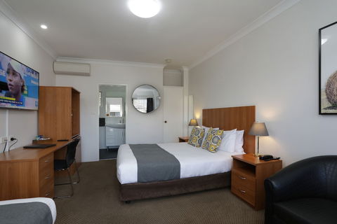 Cadman Motor Inn & Apartments - Tourism TAS 6