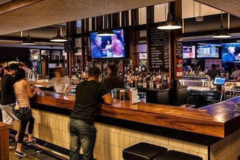 Browns Plains Hotel - Tourism TAS 5