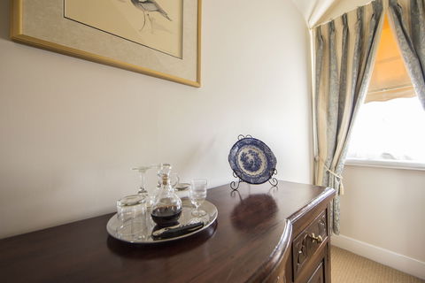The Racecourse Inn - Tourism TAS 5