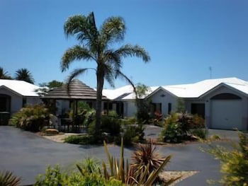 Annand Mews Serviced Apartments - Tourism TAS 1