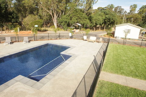 Riverside Cabin Park - Hobart Tourism 1