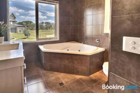 Alpine Edge - Hobart Tourism 4