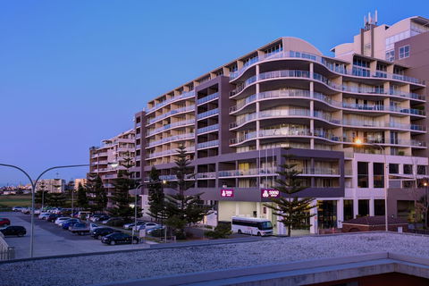 Sage Hotel Wollongong - Tourism TAS 1