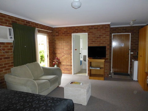 Inverloch Central Motor Inn - Tourism TAS 5