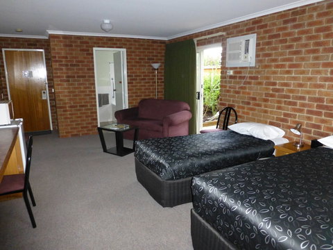 Inverloch Central Motor Inn - Tourism TAS 3