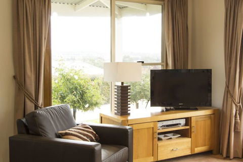 Stay Bathurst - Hobart Tourism 4