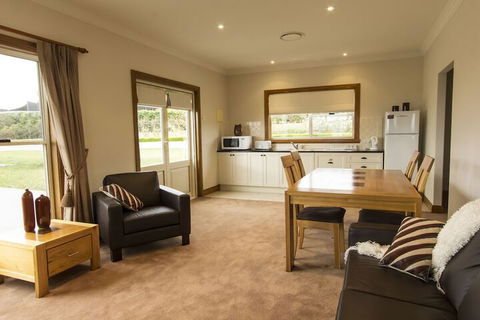 Stay Bathurst - Hobart Tourism 5