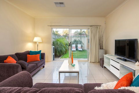Adelaide Luxury Beach House - Hobart Tourism 5