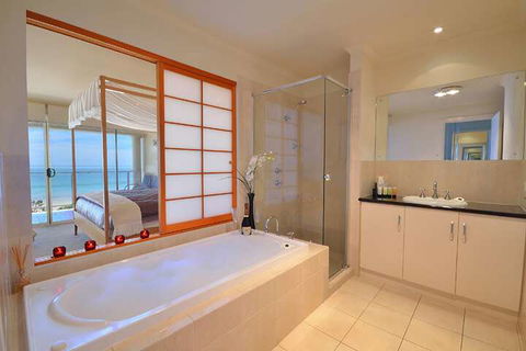 Adelaide Luxury Beach House - Hobart Tourism 3