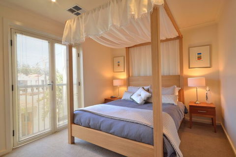Adelaide Luxury Beach House - Hobart Tourism 4