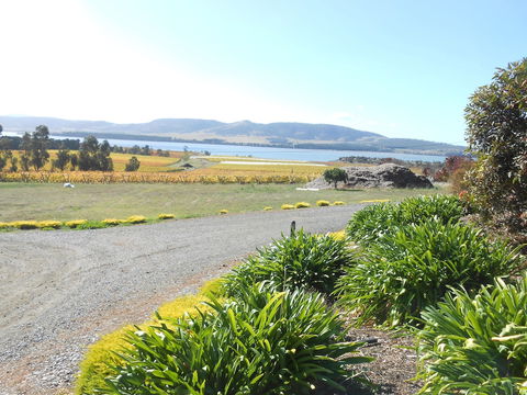 Riversdale Estate Cottages - Hobart Tourism 6
