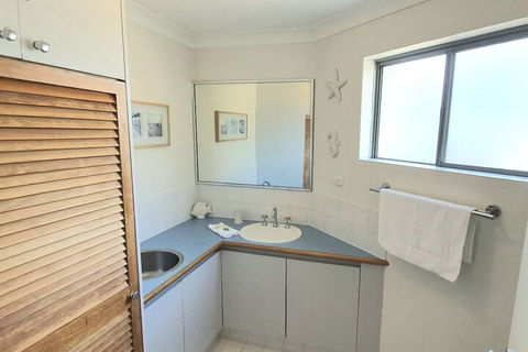 Scarborough Beach Front Resort Shell 4 - Tourism TAS 5