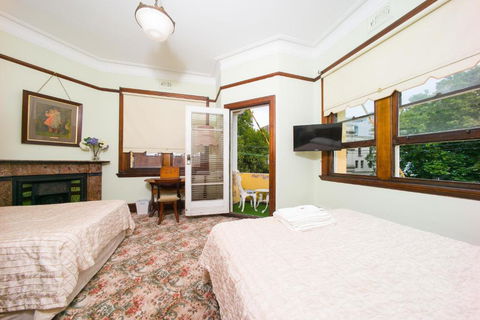 East Sydney Hotel - Hobart Tourism 7