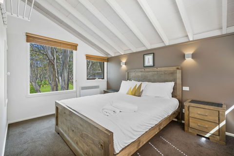 Diamantina - Hobart Tourism 5