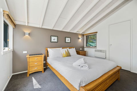 Diamantina - Hobart Tourism 4