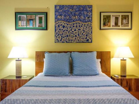 Five Bimba (Tractor House) - Hobart Tourism 6