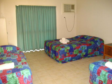 Kurrmine Beach Motel - Tourism TAS 5
