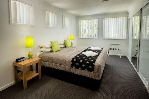 Wallsend Executive Apartments - Tourism TAS 5