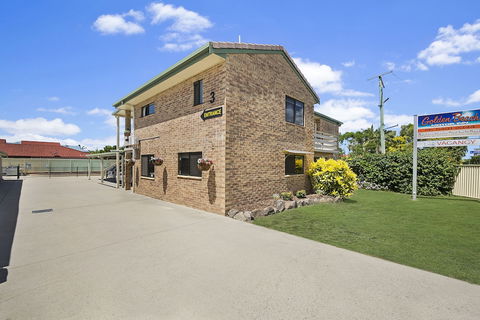 Golden Beach Motor Inn - Hobart Tourism 0