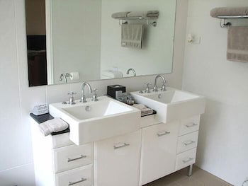 Nightingale Luxury Villas - Hobart Tourism 3