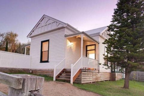 Kananook Heritage House - Hobart Tourism 0