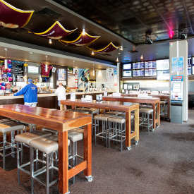 Burleigh Heads Hotel - Tourism TAS 2
