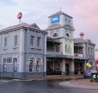Oakleigh Junction Hotel - Hobart Tourism