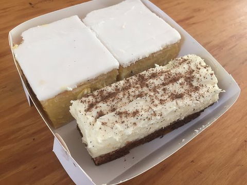Hot And Crusty Country Bakery - Hobart Tourism 0