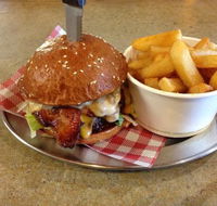 Piping Hot Chicken and Burger Grill - Hobart Tourism