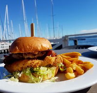 Crusoe's on the Lake - Hobart Tourism