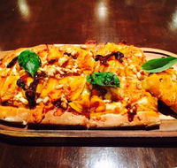 four hands pizza bar  grill - Hobart Tourism