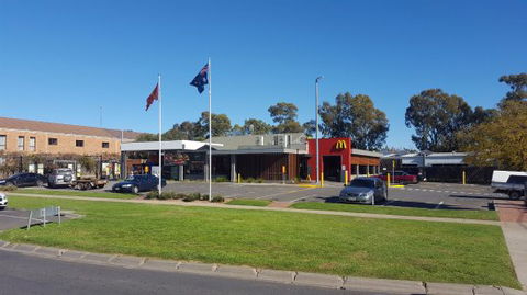 McDonald's Family Restaurants - Hobart Tourism 0