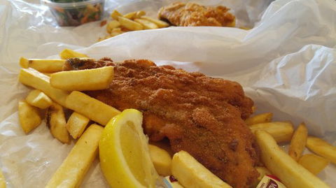 Burleigh Heads Fishmongers - Hobart Tourism 0